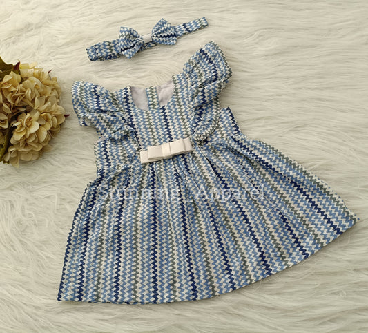 Ruffled style sleeveless casual frock